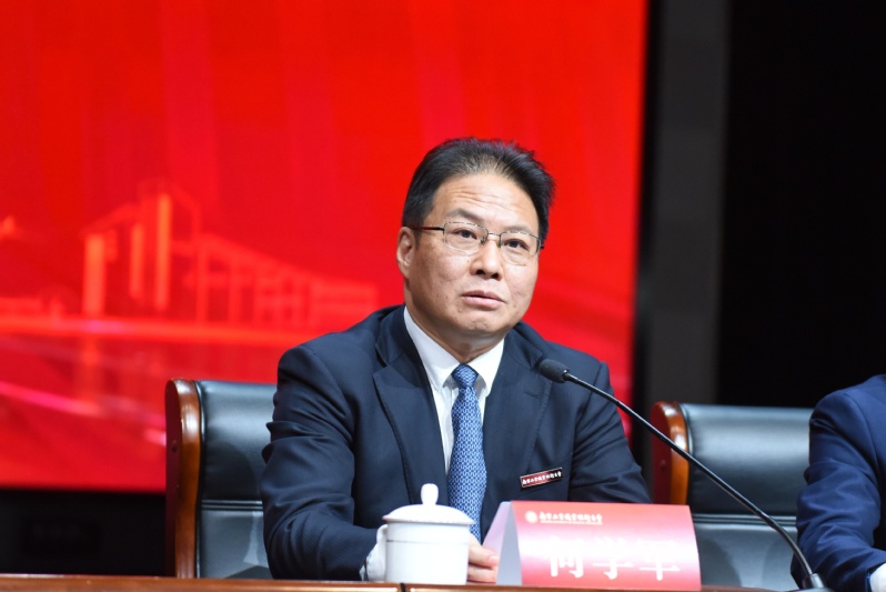 何校长讲话 何校长讲话