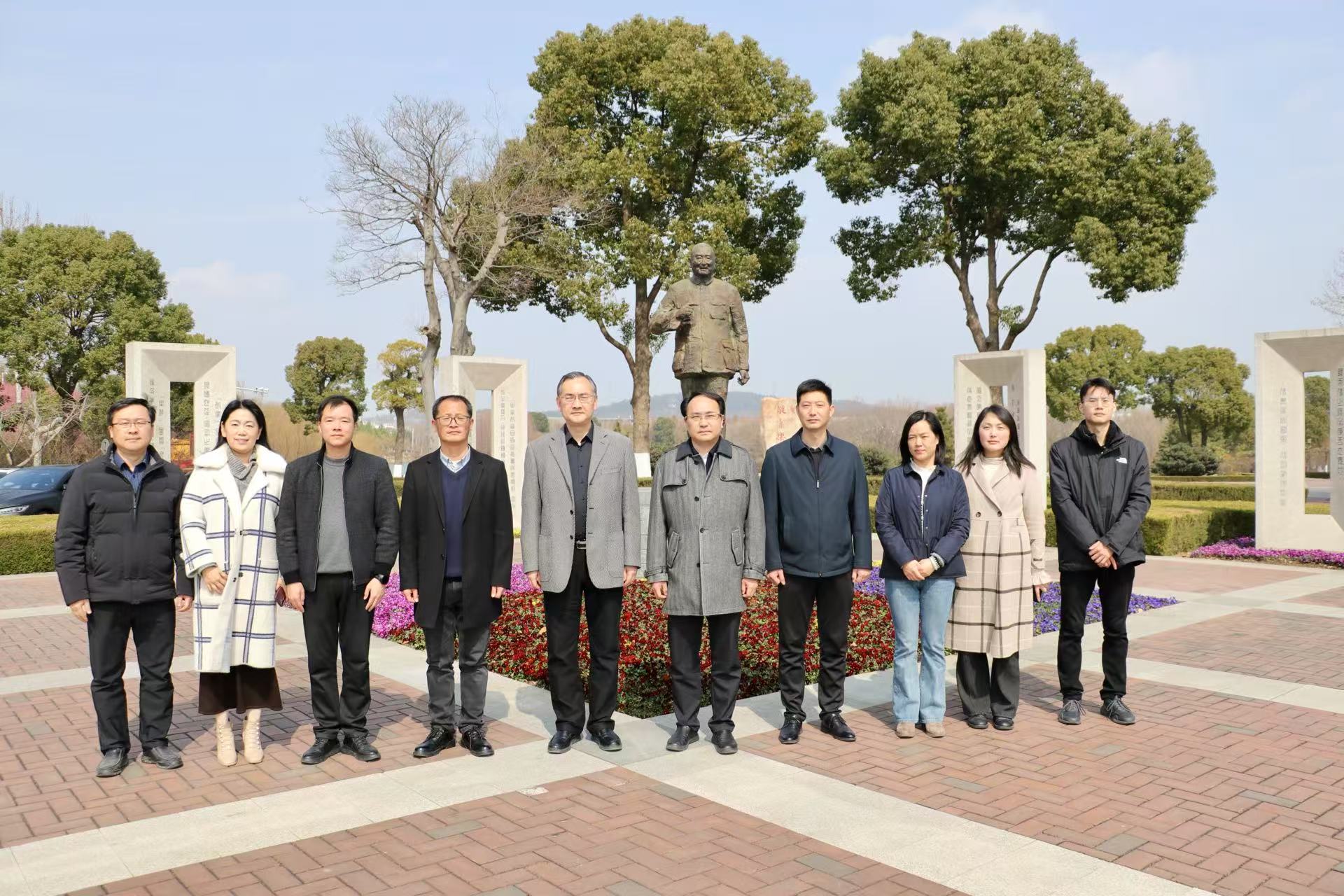 盐城市大丰区领导一行来我校调研交流